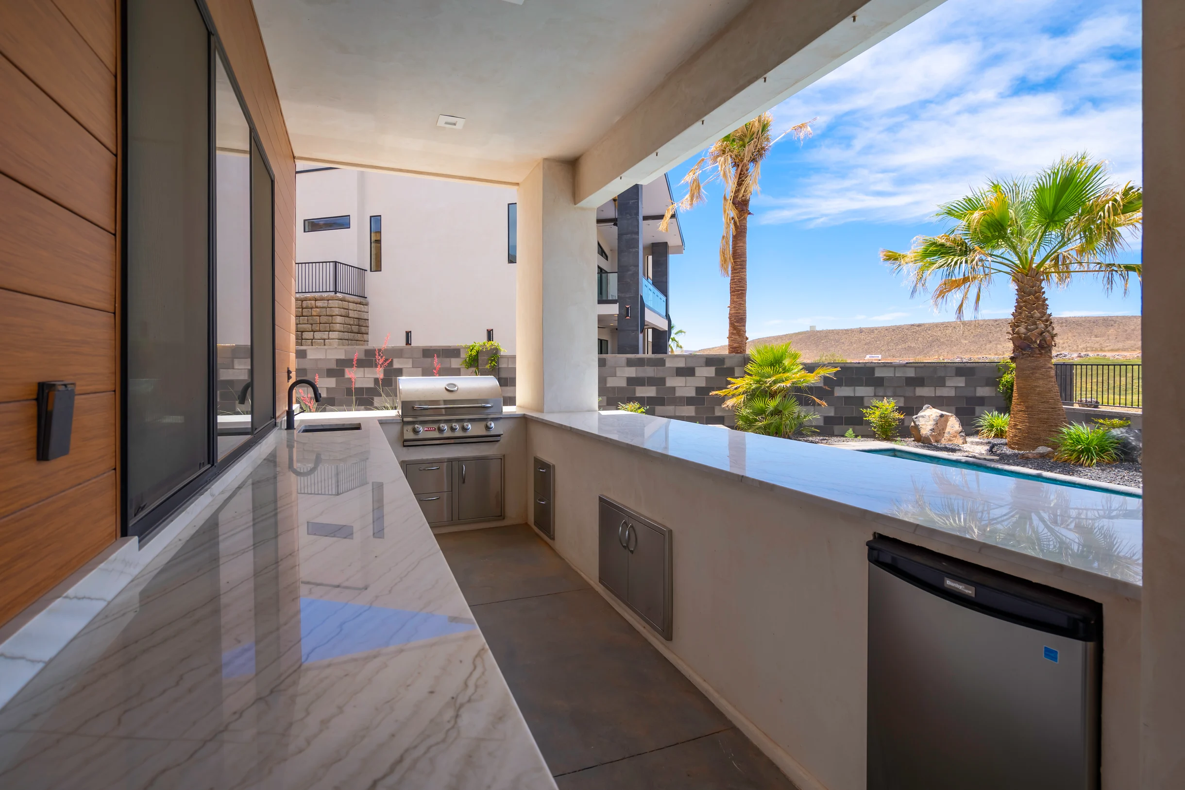 Wander Hurricane Desert #72