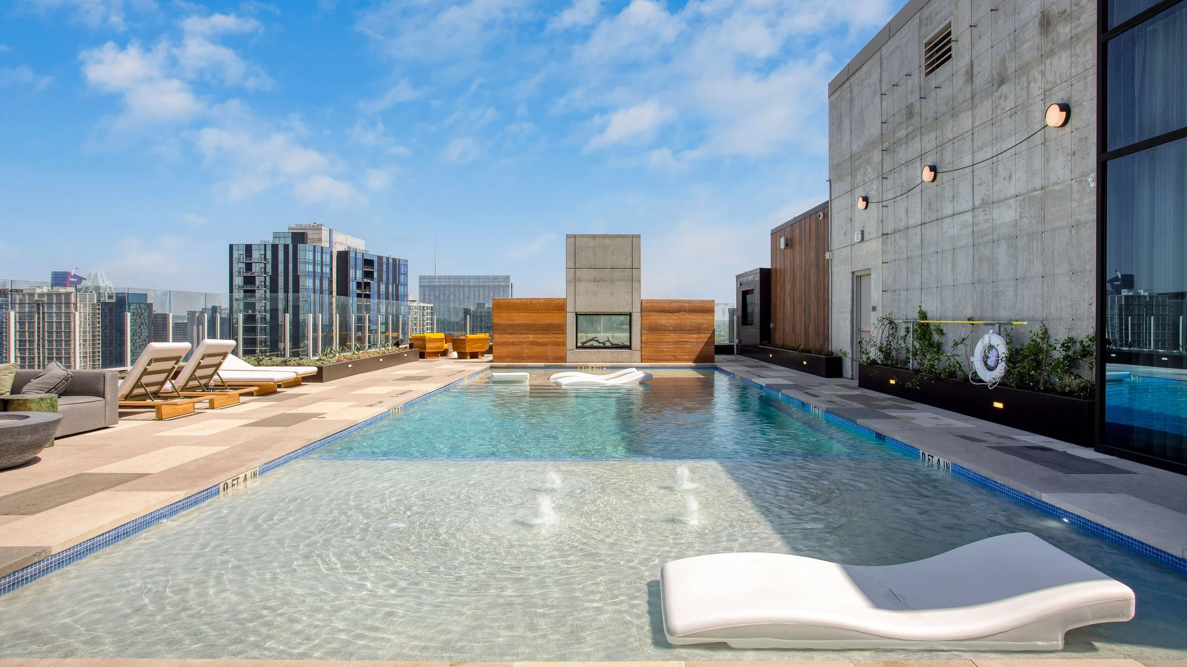 Wander Austin Highrise #35