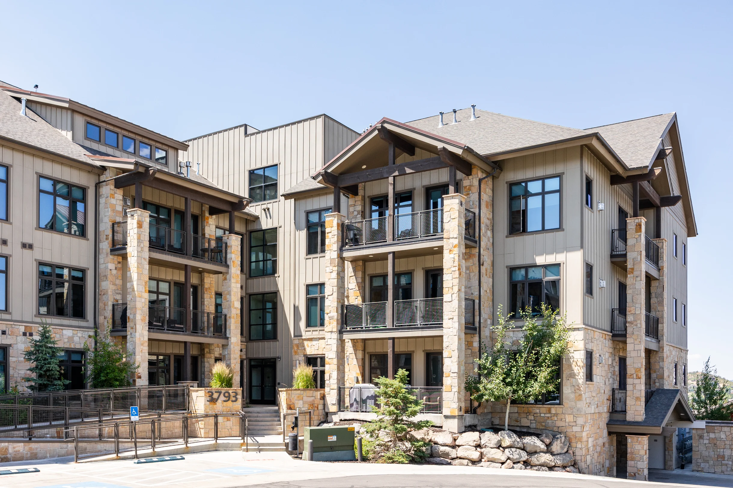 Blackstone Flats #12