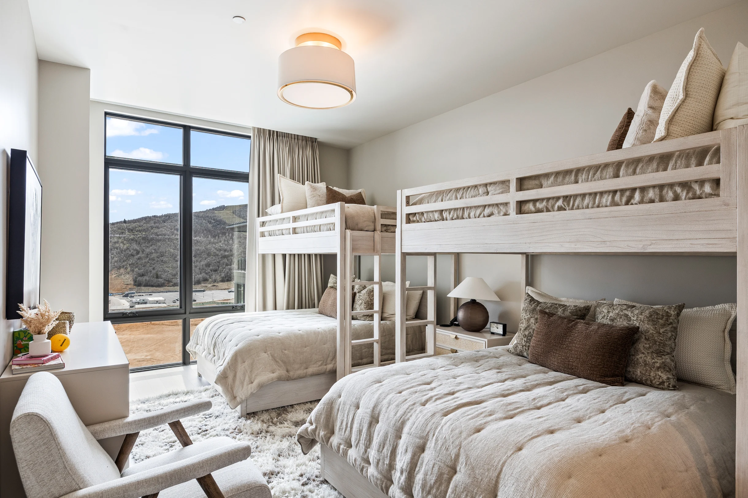 Wander Midway Valley #32