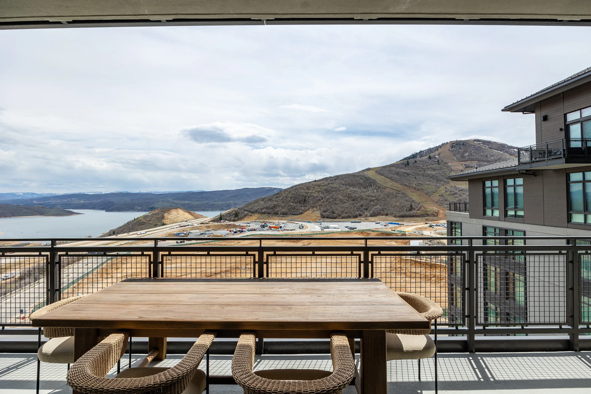 Wander Midway Valley #60