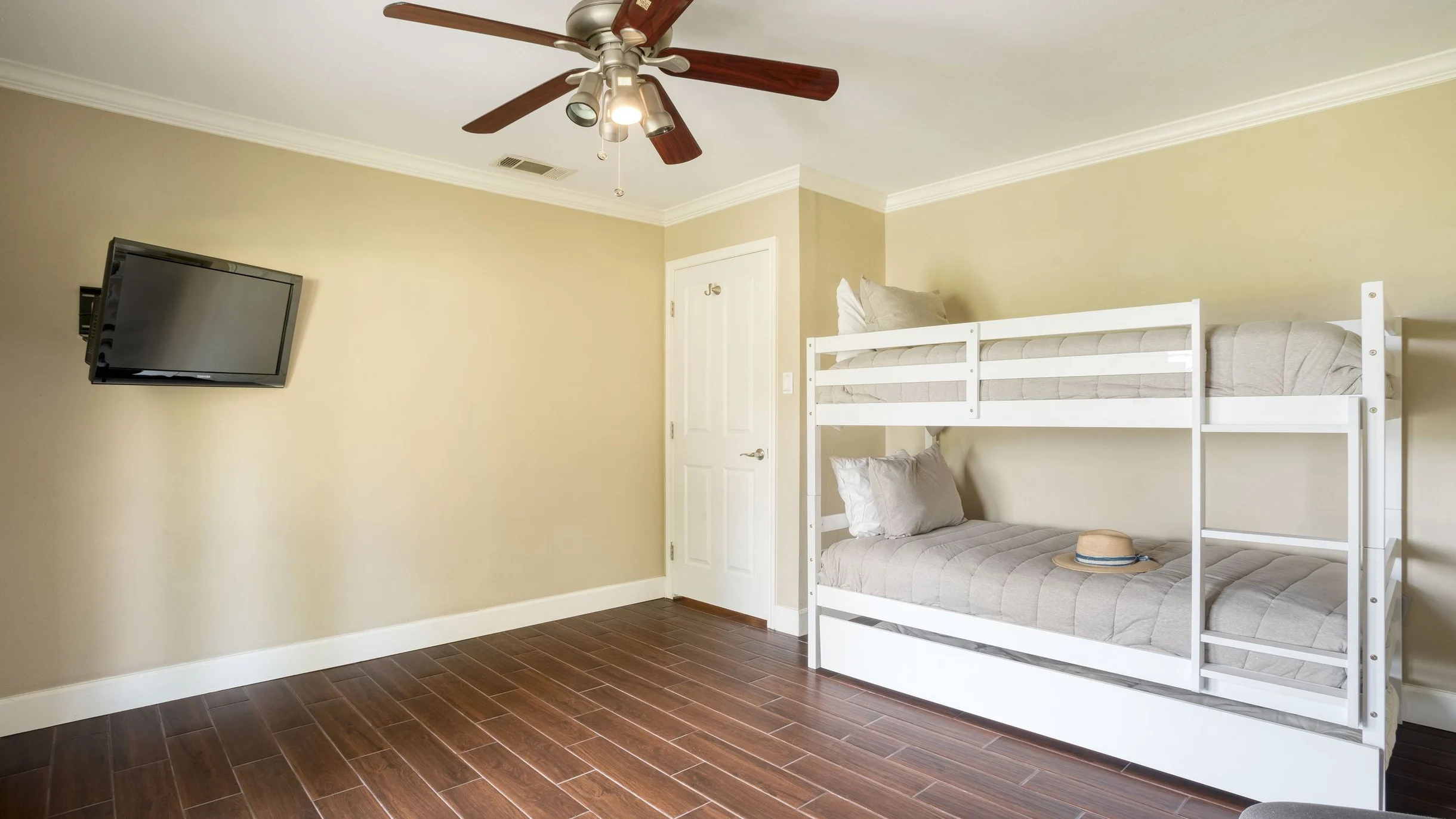 Wander Hudson Bend Shores #49