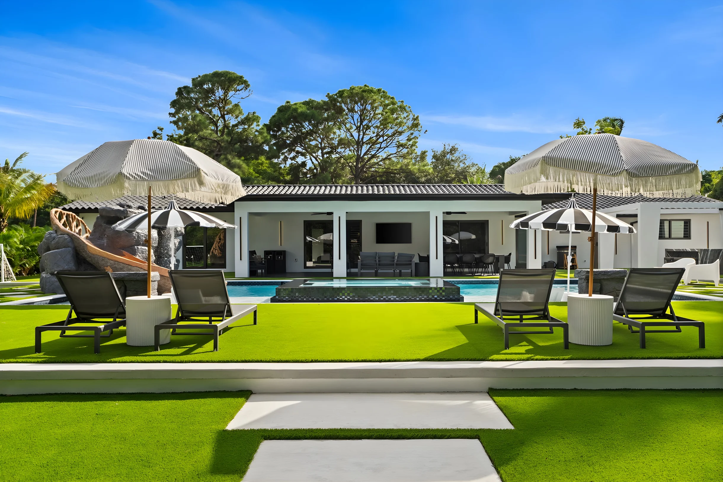 Wander Miami Haven #100