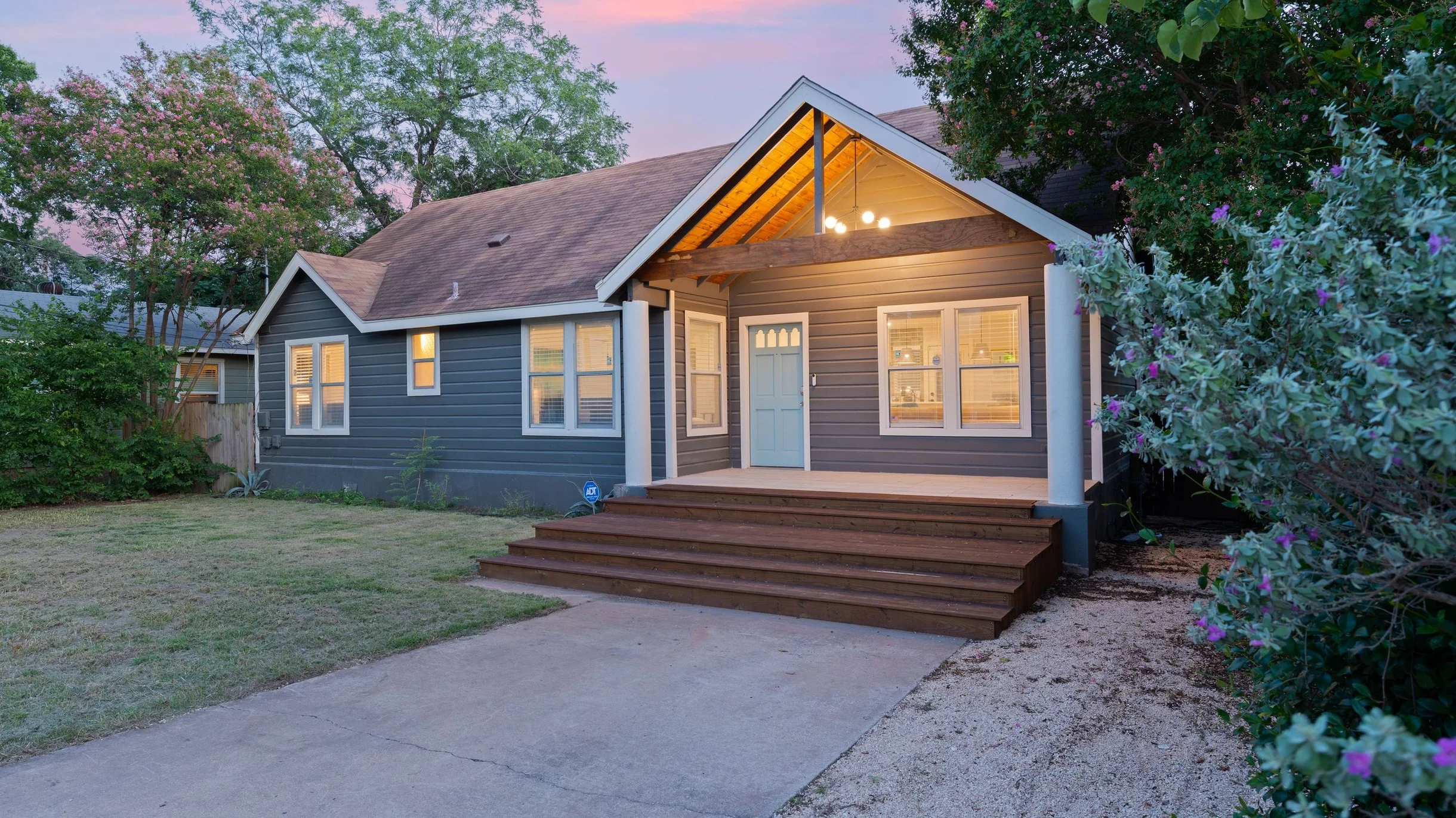 Wander East Austin Glow #78