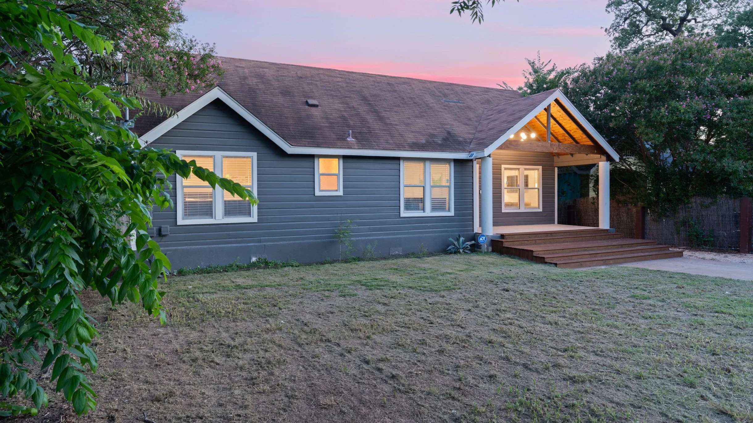 Wander East Austin Glow #67