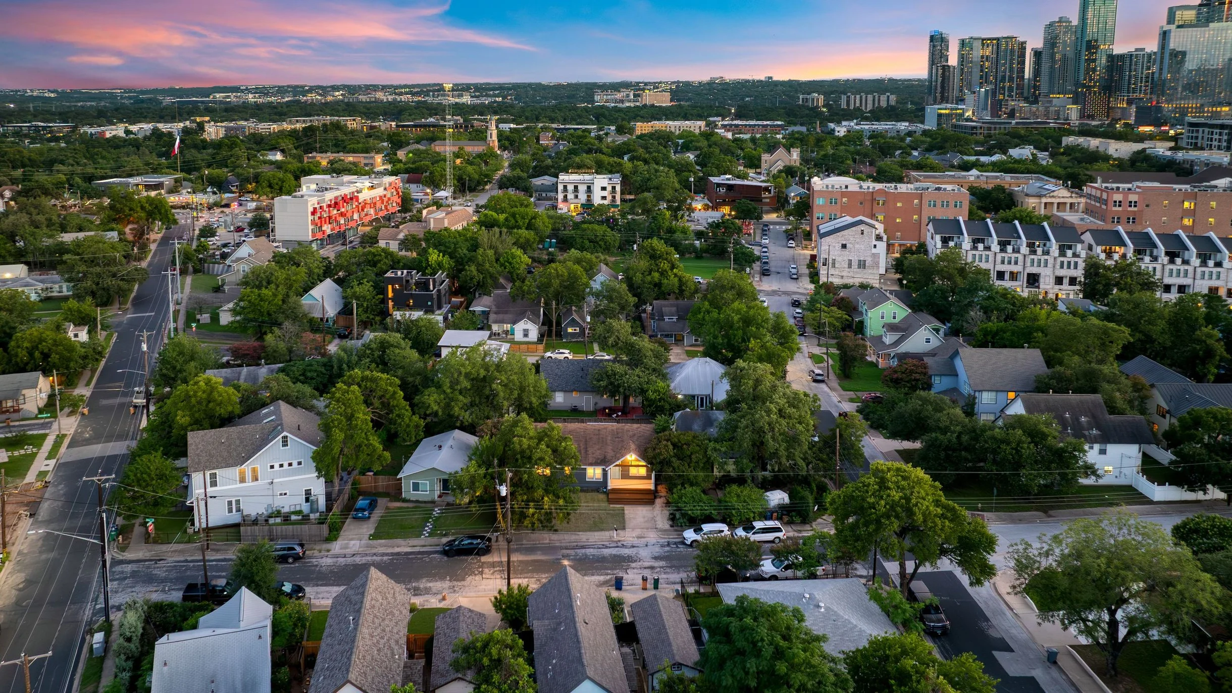 Wander East Austin Glow #60