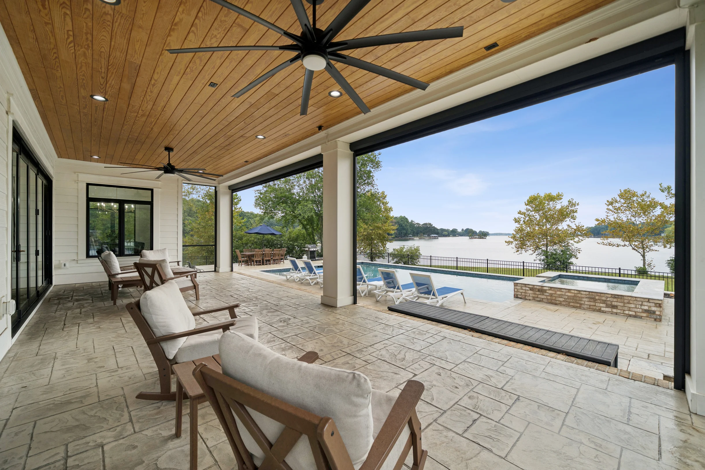 Luna's Lake Life #64
