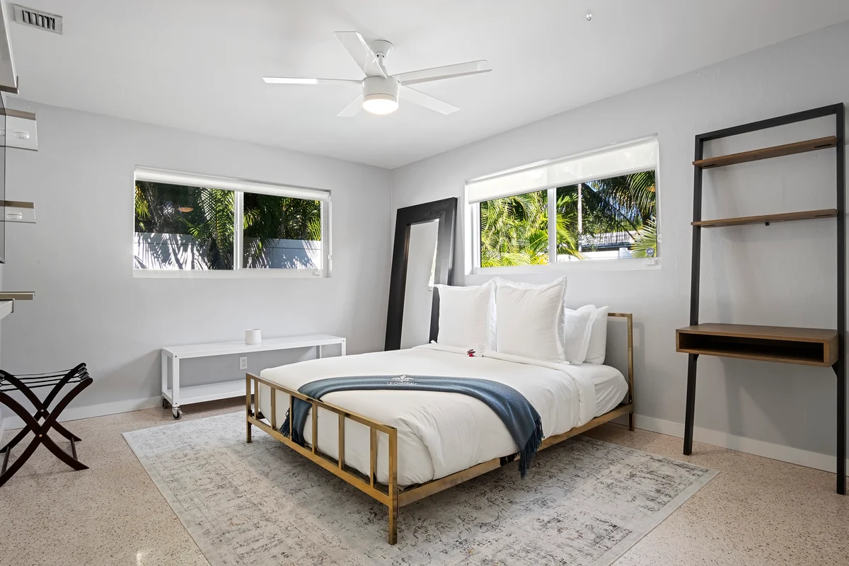 Wander Oakland Park Lagoon #38