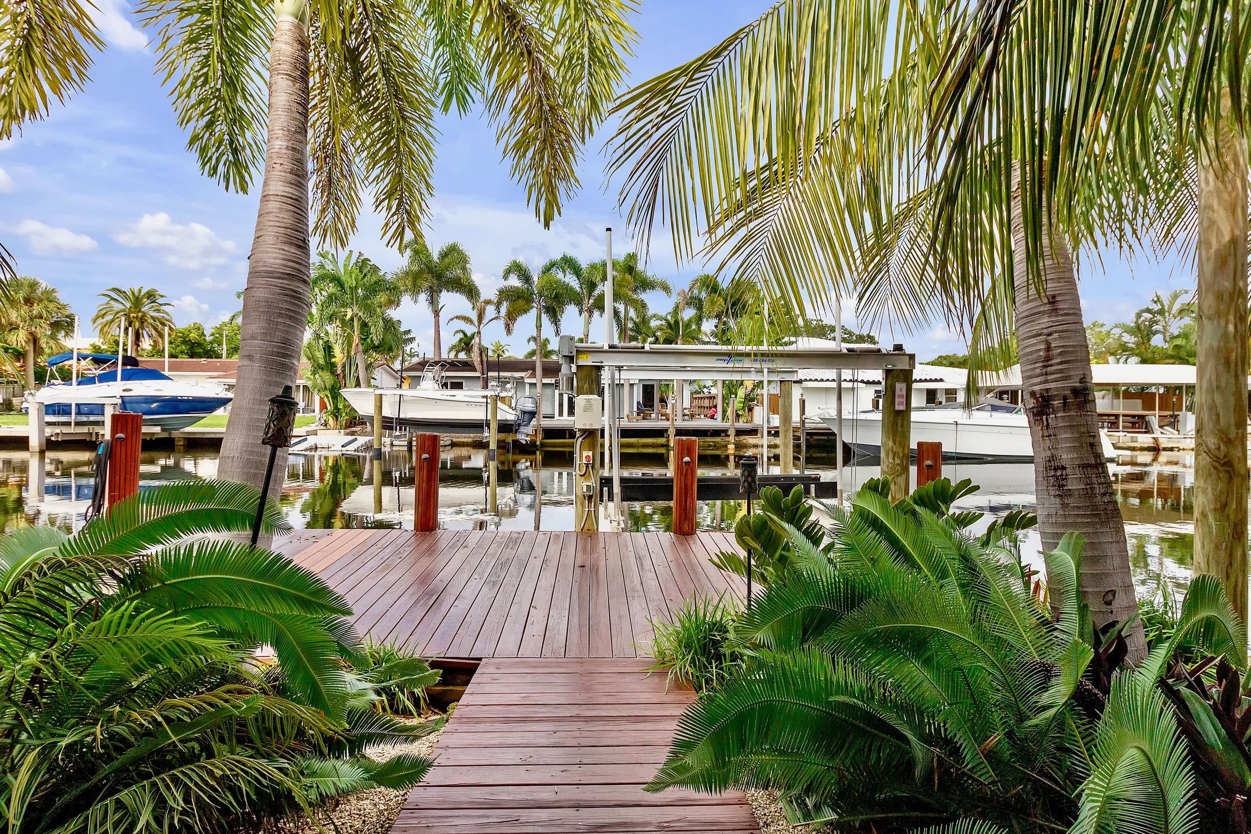 Wander Wilton Manors River #90