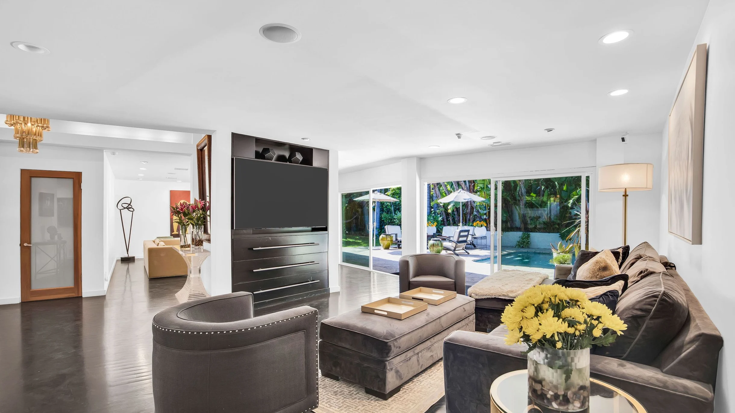 Wander Hollywood Hills Enclave #107