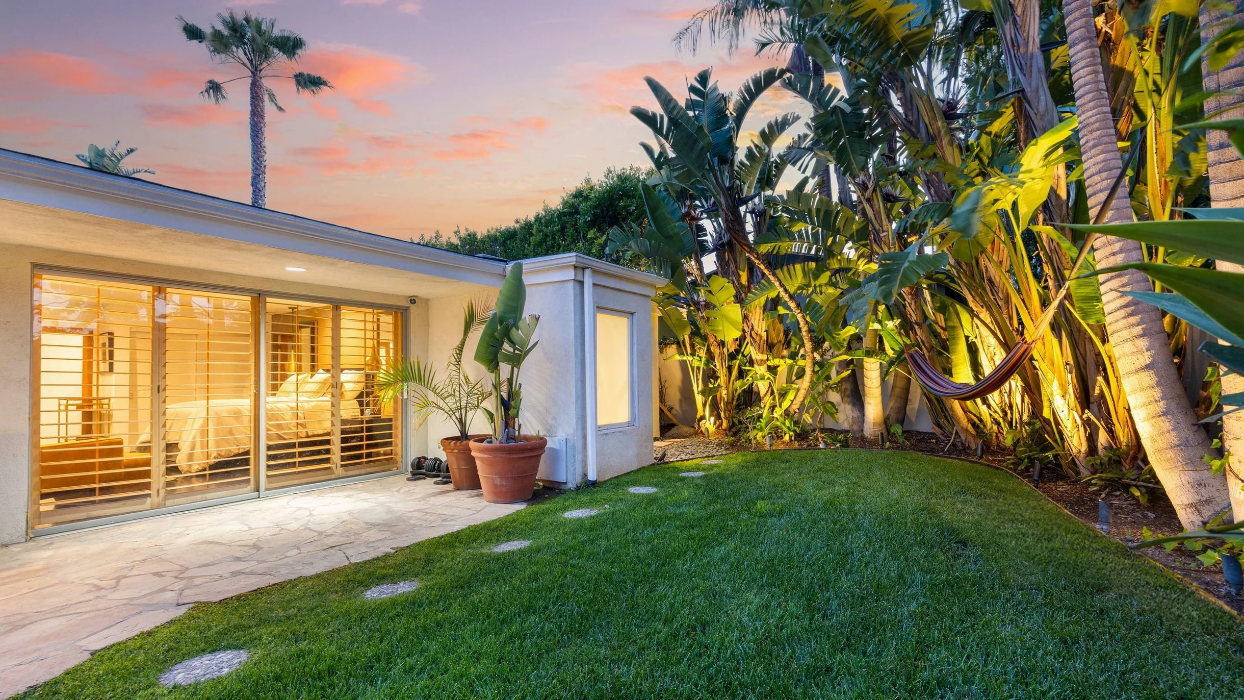 Wander Hollywood Hills Enclave #100
