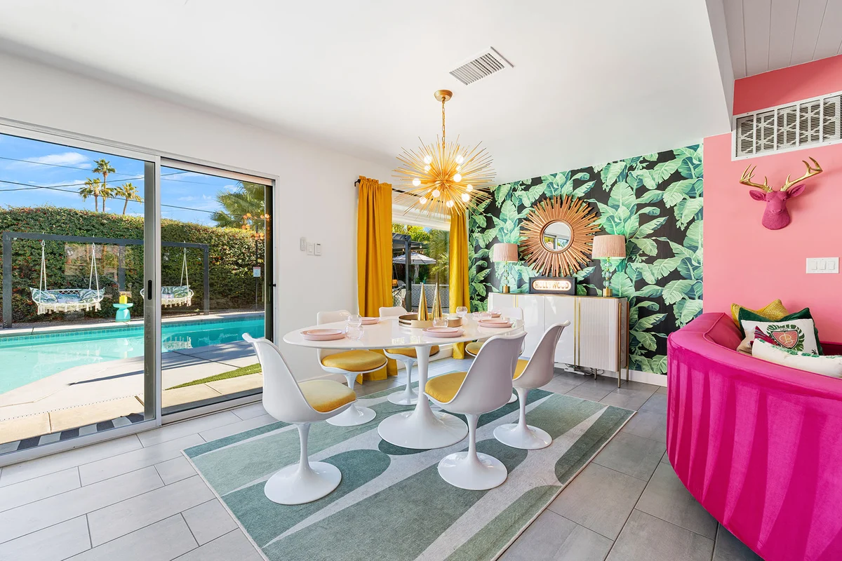 The Beverly' Pool, spa, firepits, putting green! #93