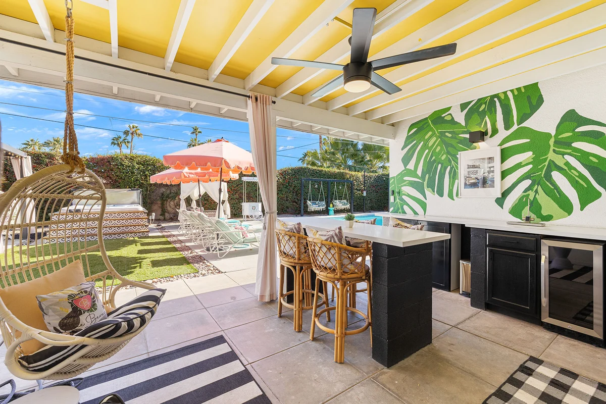 The Beverly' Pool, spa, firepits, putting green! #73