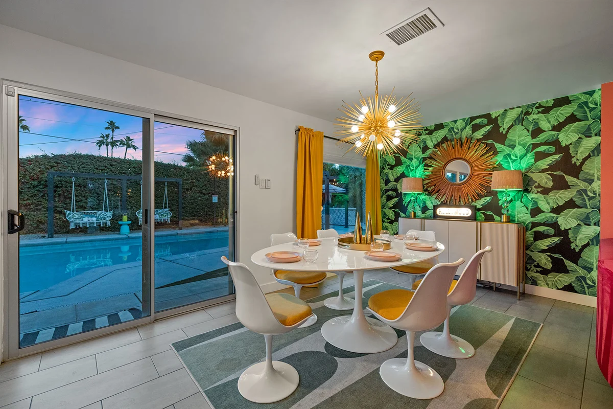 The Beverly' Pool, spa, firepits, putting green! #66