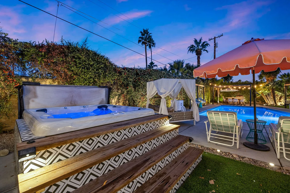 The Beverly' Pool, spa, firepits, putting green! #112