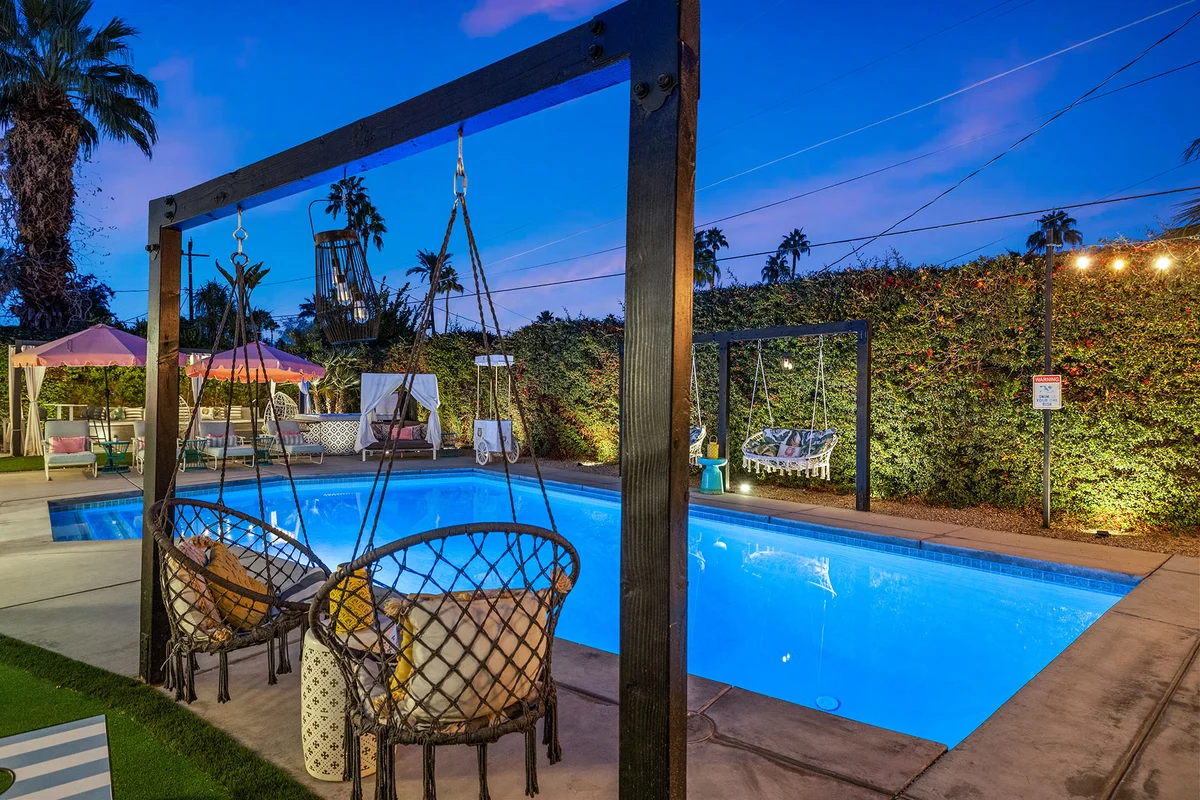 The Beverly' Pool, spa, firepits, putting green! #54