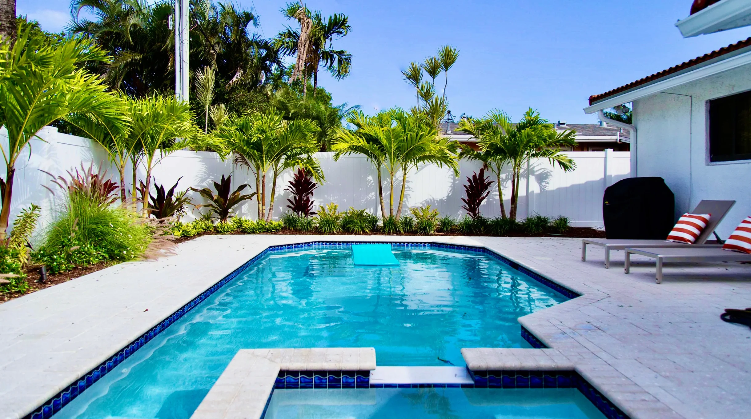 Wander Island City Retreat #23