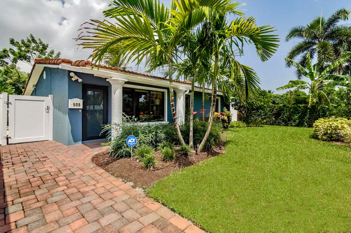 Wander Island City Retreat #40