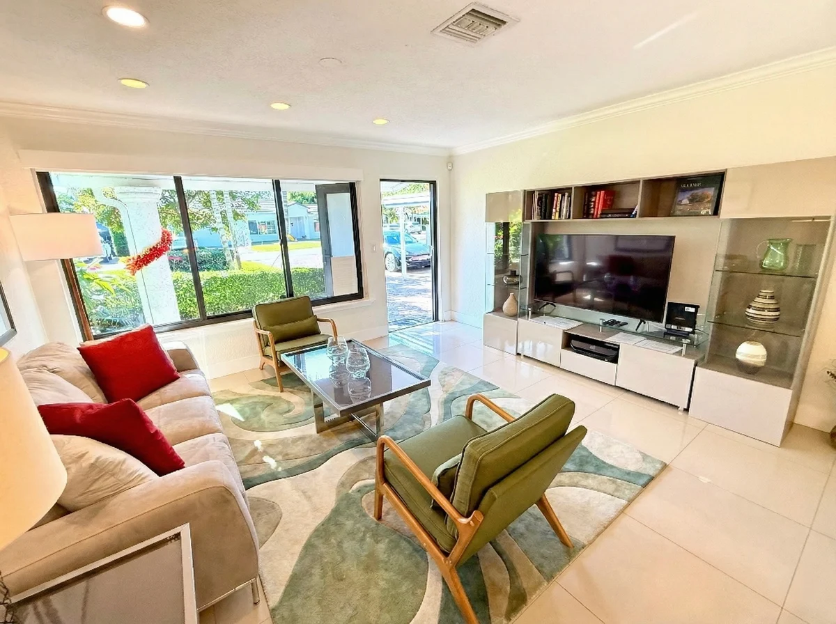 Wander Island City Retreat #38