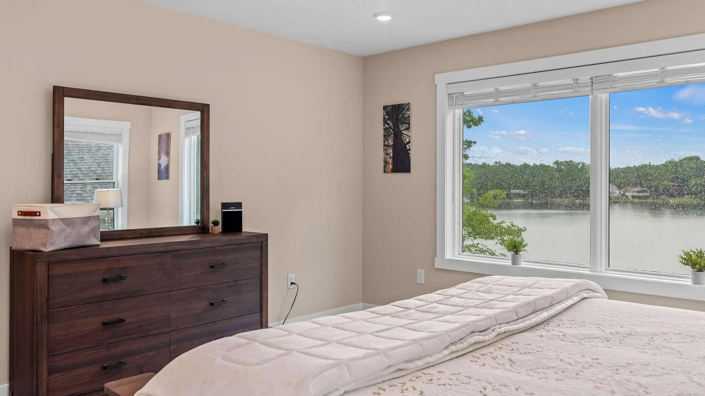 Wander White Haven Lakeview #106