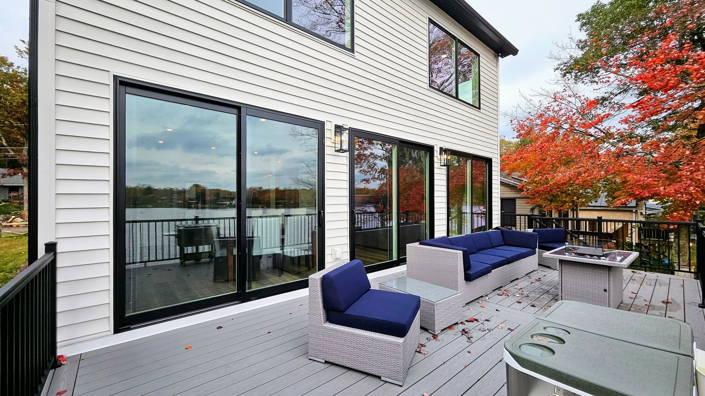 Wander White Haven Lakeview #99