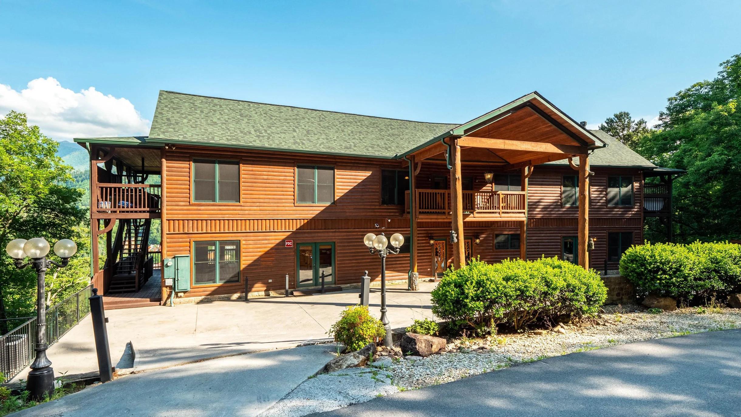 Wander Gatlinburg Smoky Ridge #26