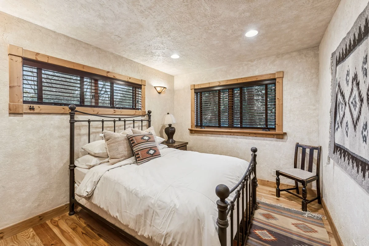 Escape Lodge #60