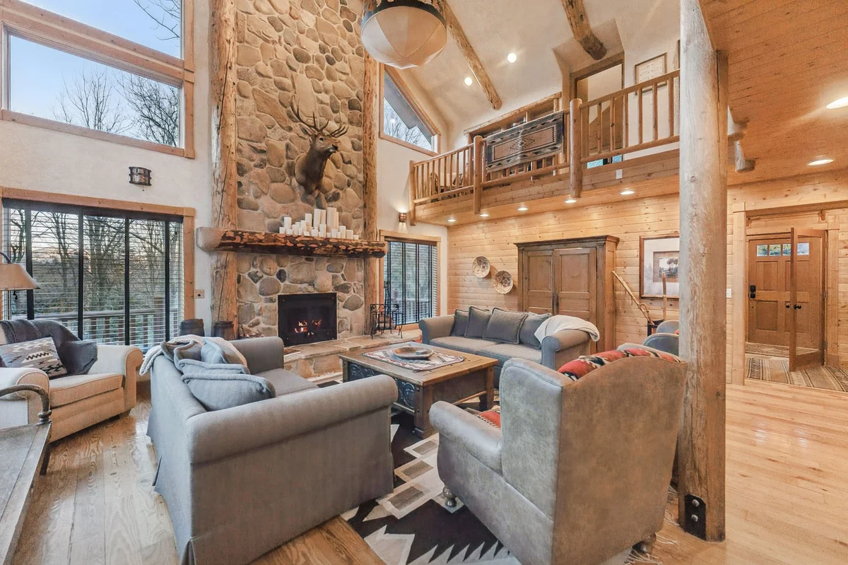 Escape Lodge #52