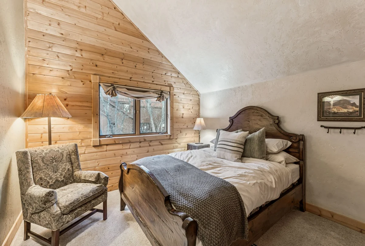 Escape Lodge #76