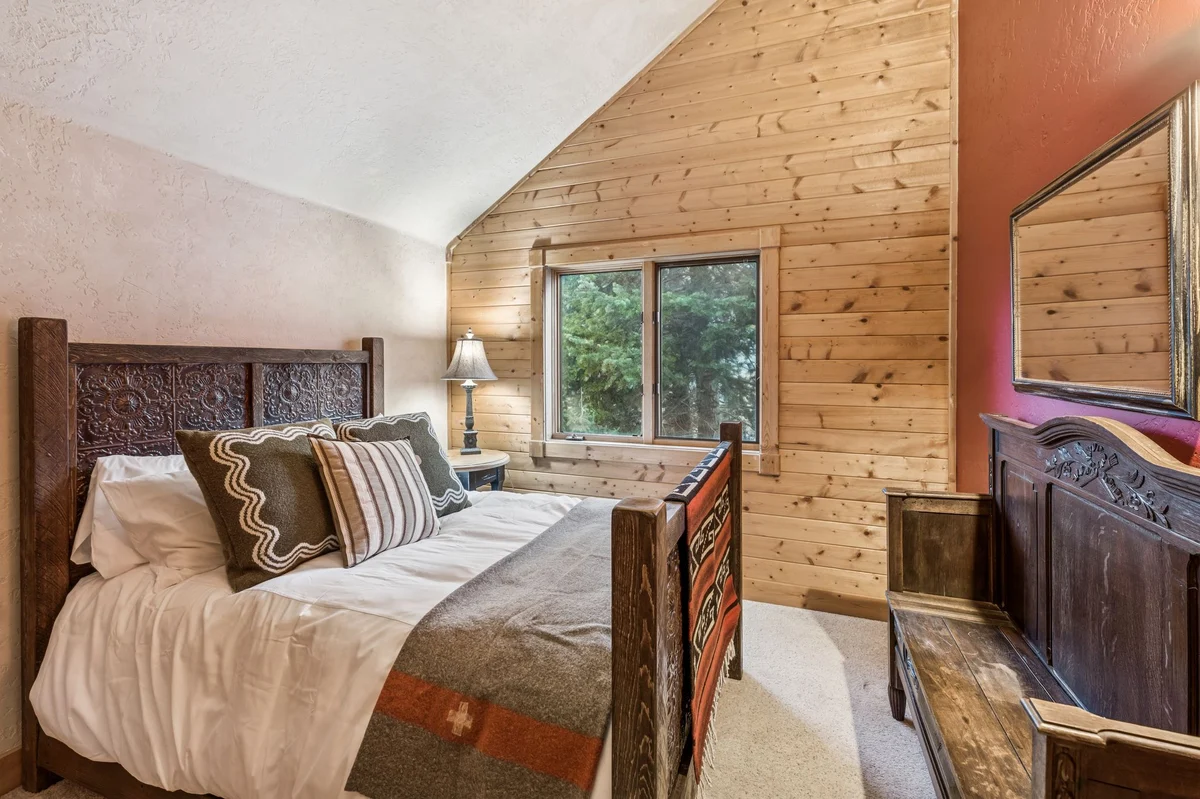Escape Lodge #90
