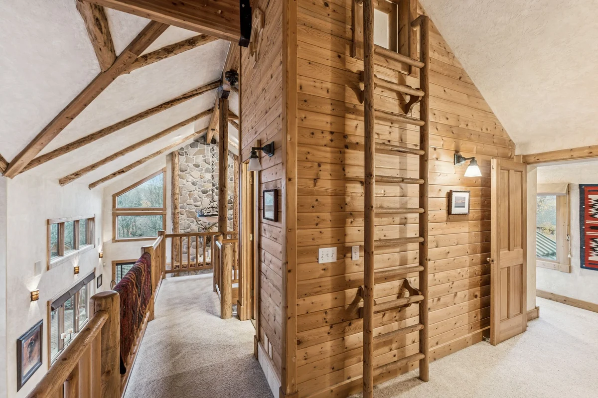 Escape Lodge #82