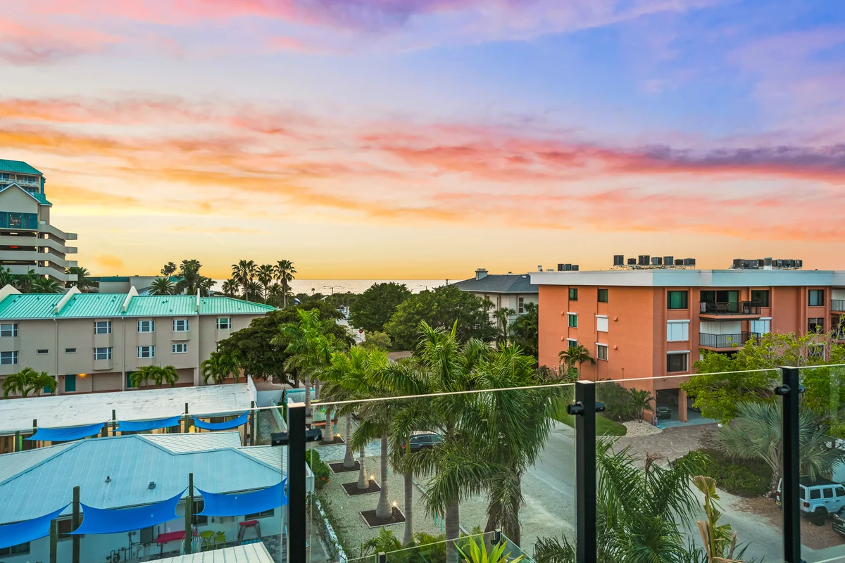 Wander Lido Retreat #71