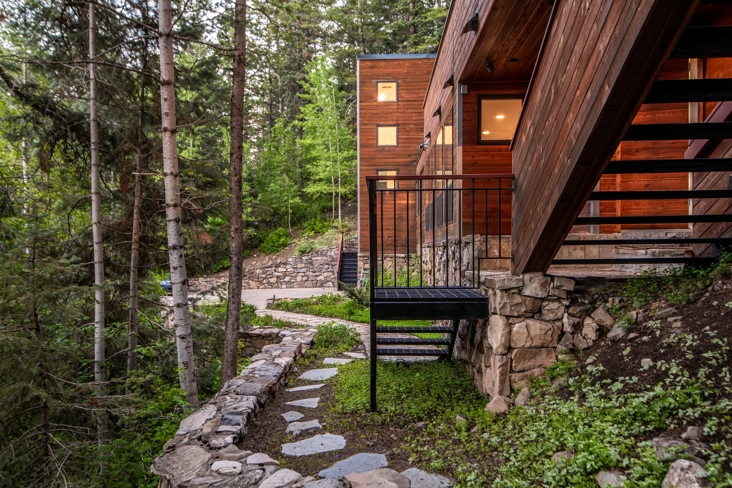Modern Treehouse #48
