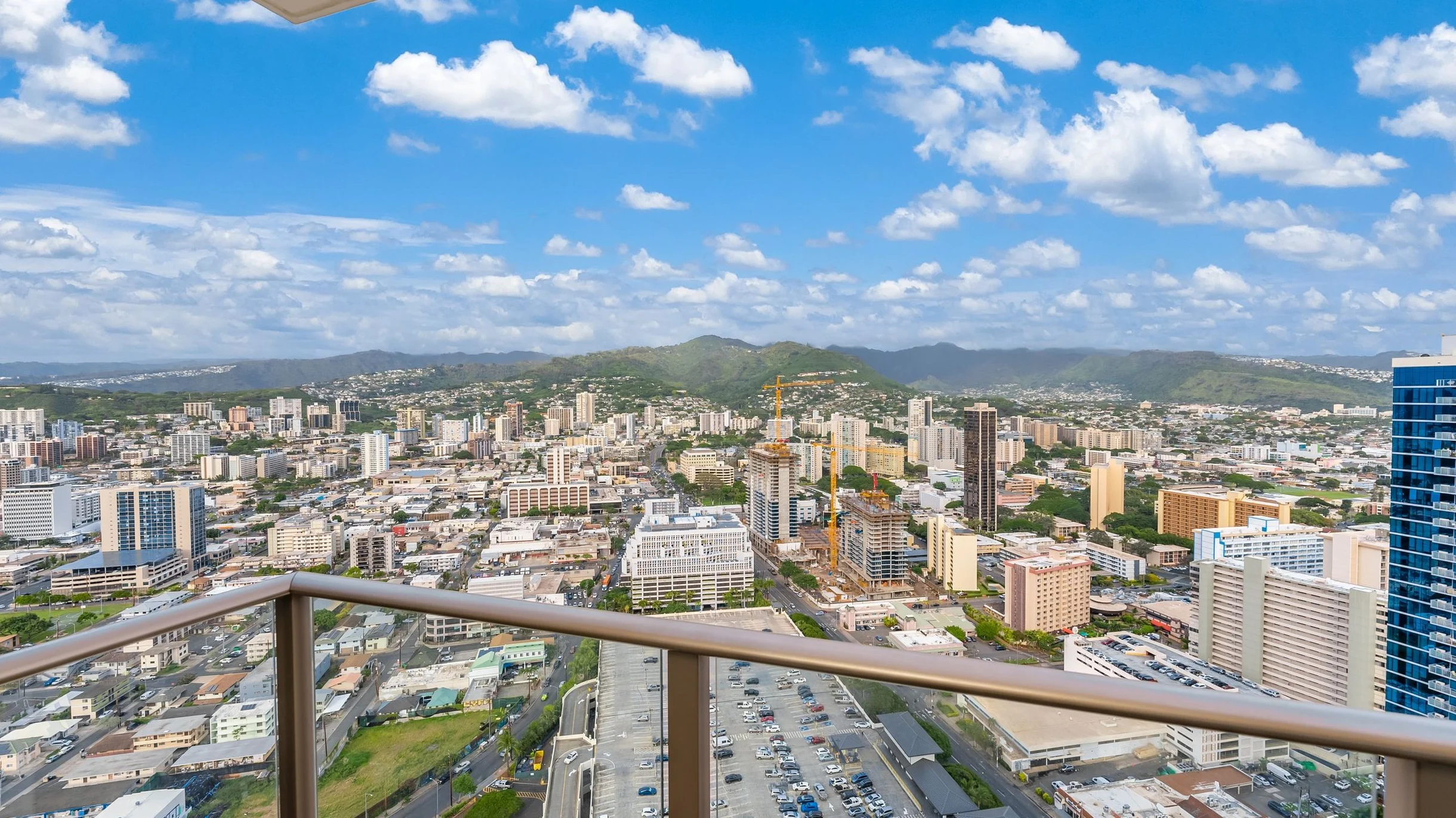 Wander Honolulu Skyline #68