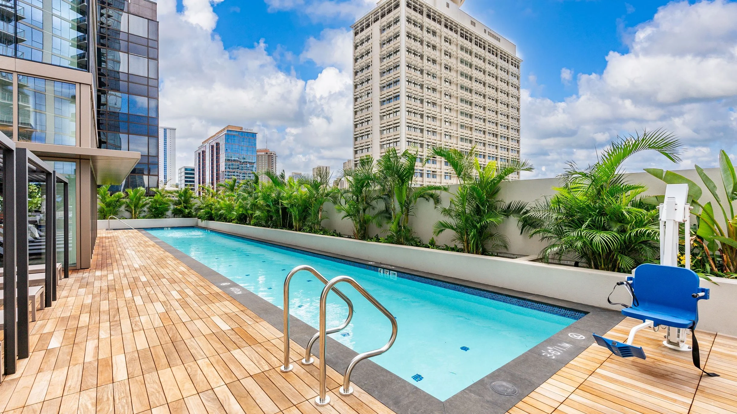 Wander Honolulu Skyline #90