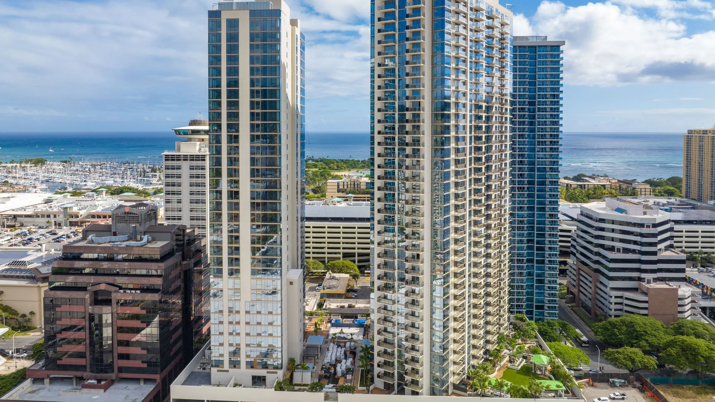 Wander Honolulu Skyline #51