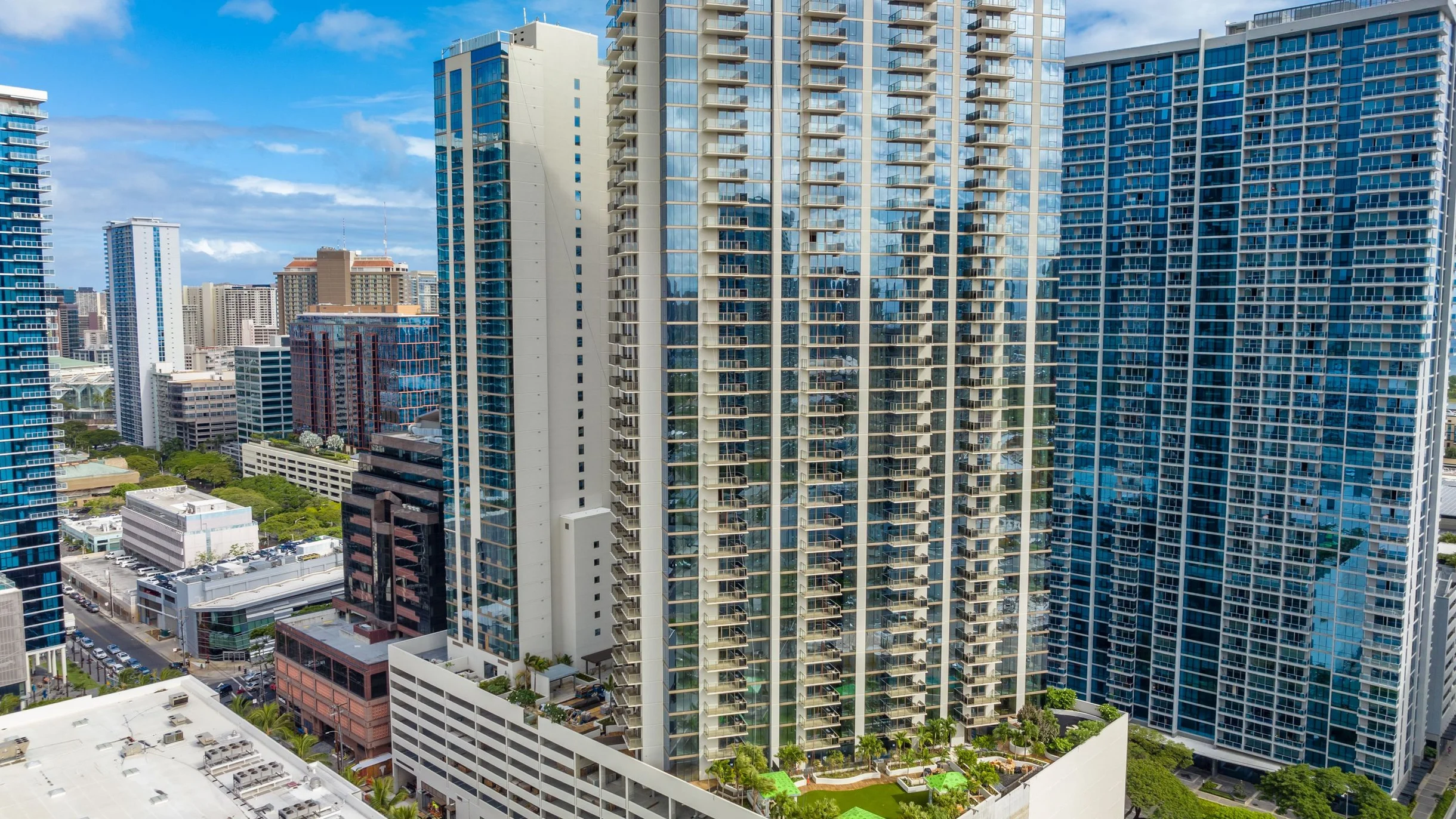 Wander Honolulu Skyline #89