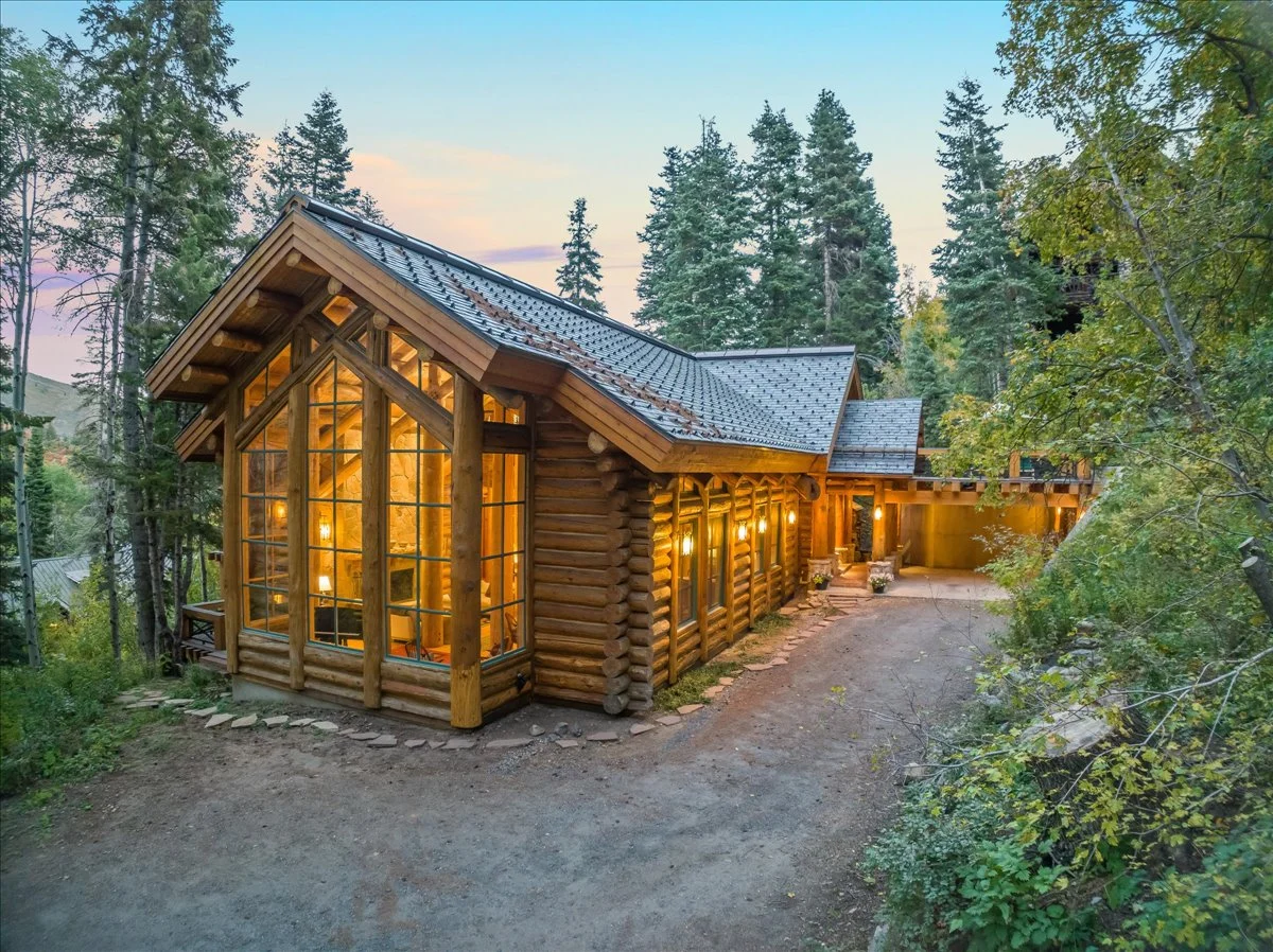 Treehouse Lodge #90