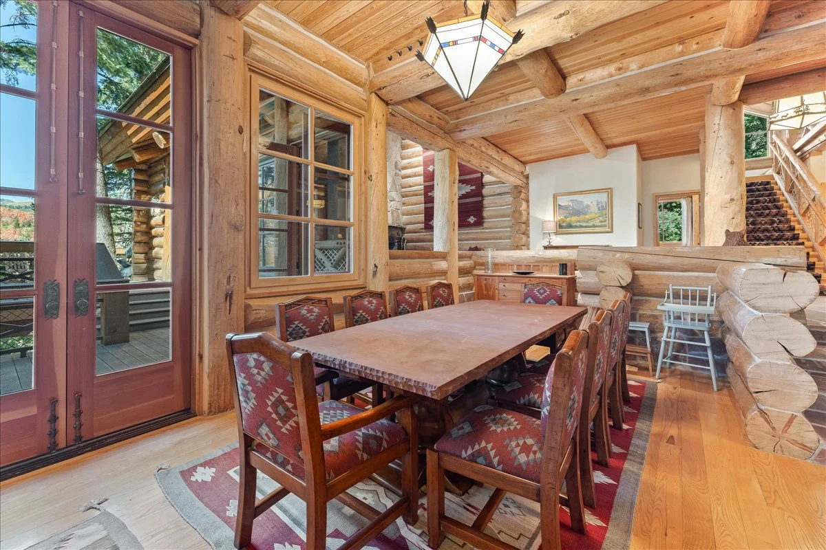 Treehouse Lodge #28