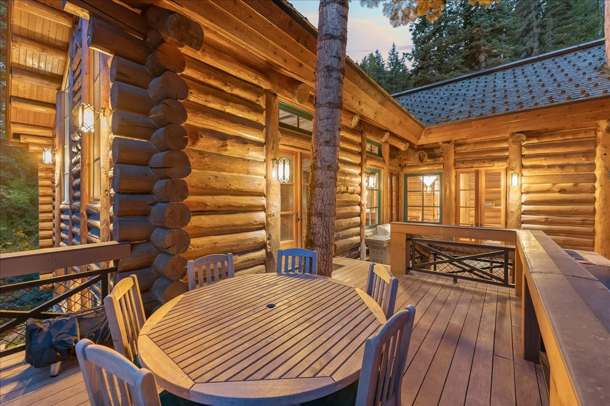 Treehouse Lodge #95