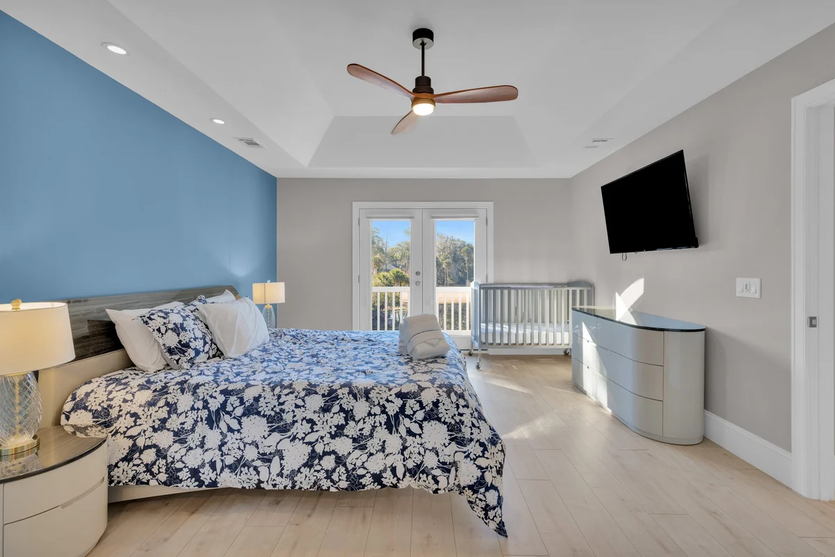 18 St. John's Place #102