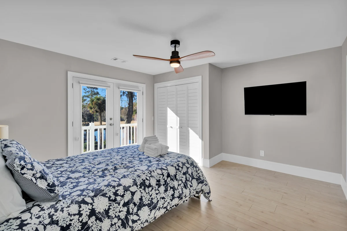 18 St. John's Place #37