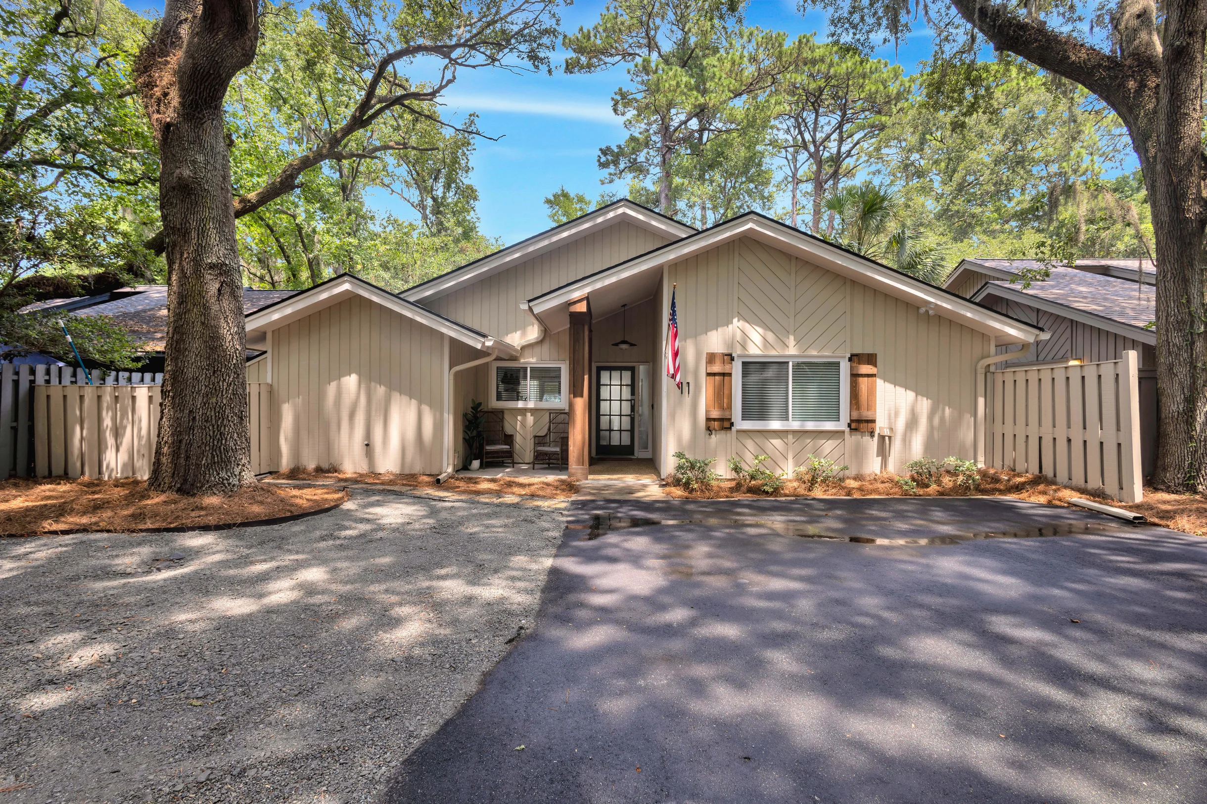 11 Pender Lane #83