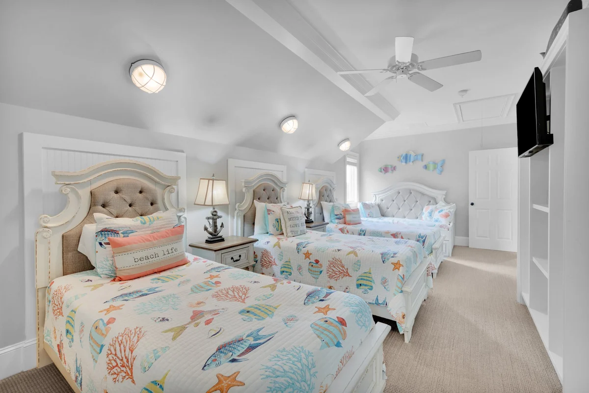 3 Urchin Manor #82