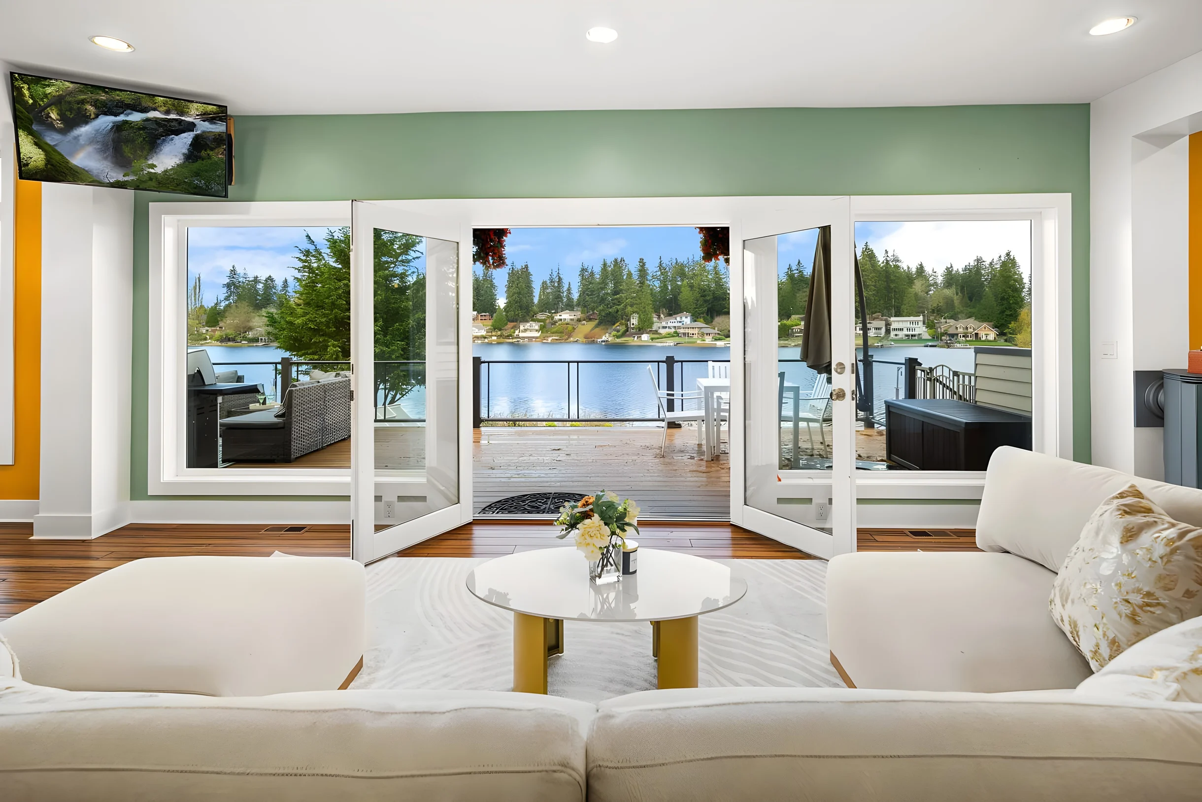 Home in Lynnwood property photo 4