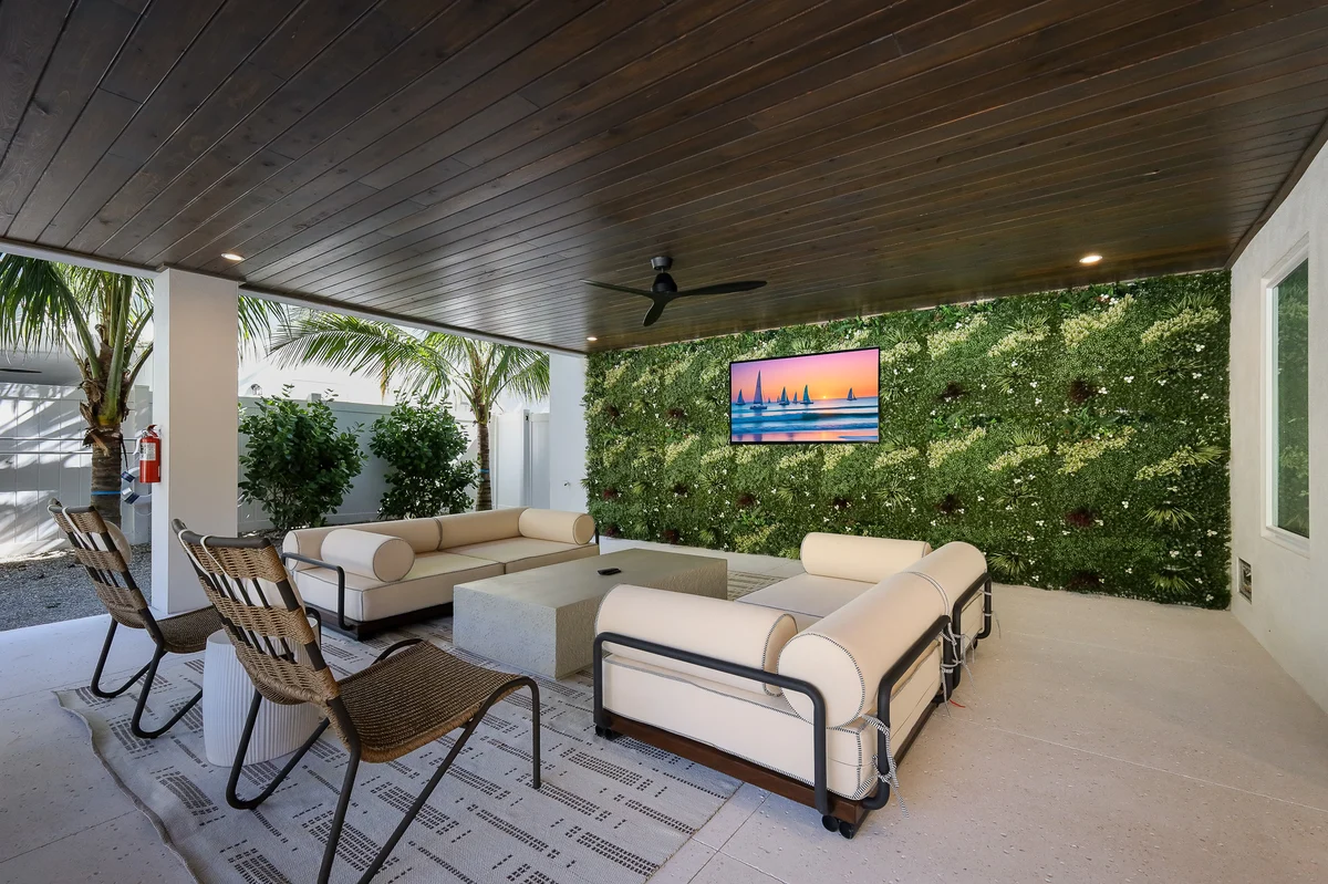 Wander Lido Palms #8