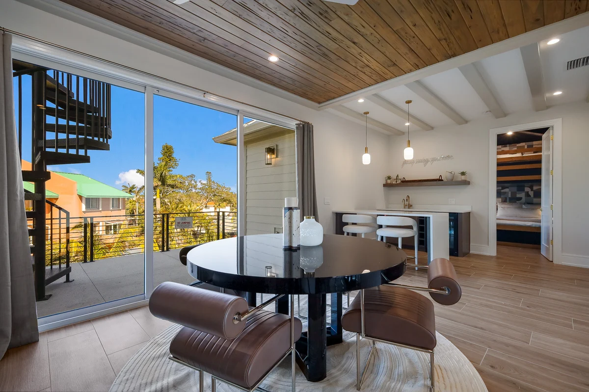 Wander Lido Palms #38