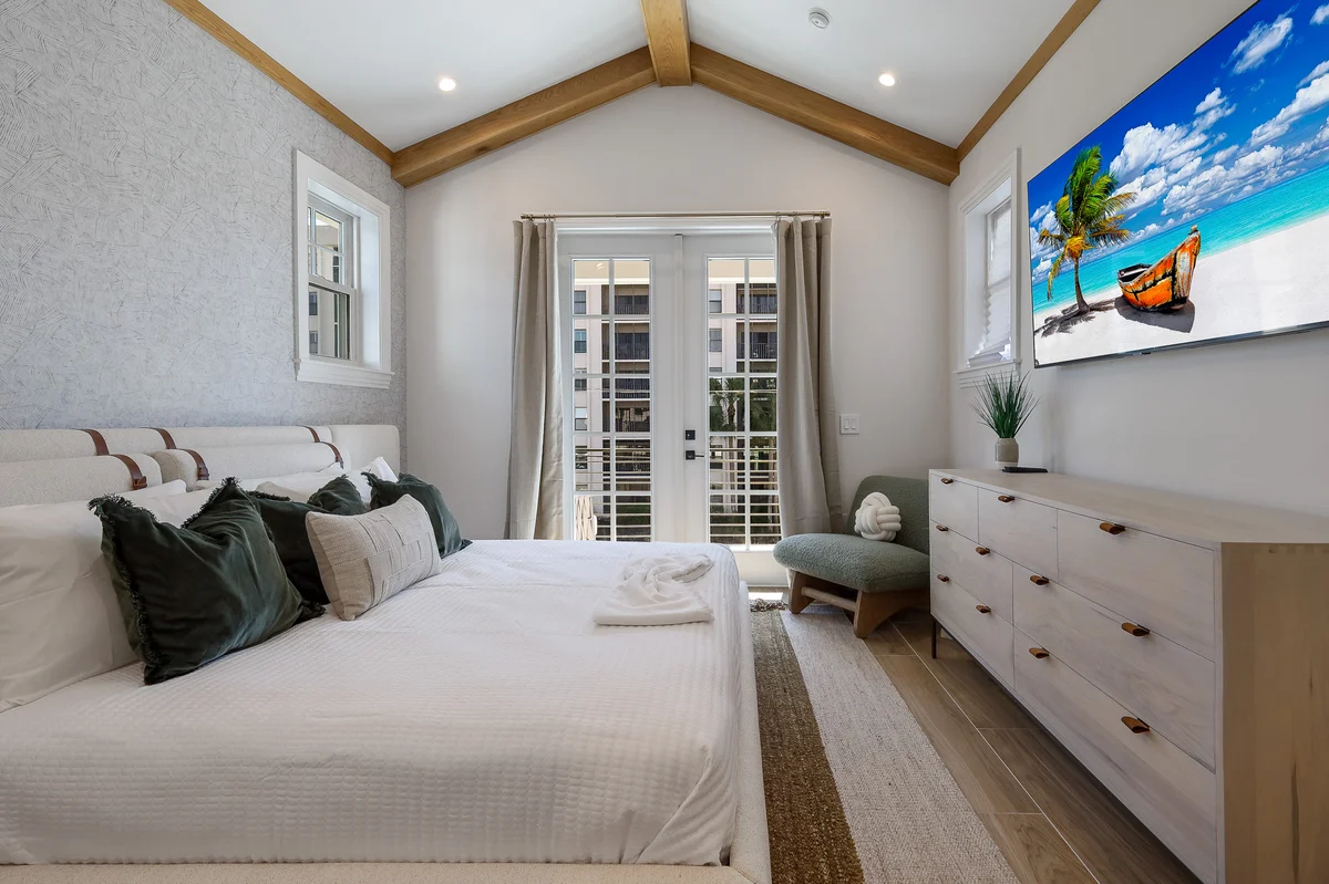 Wander Lido Palms #52