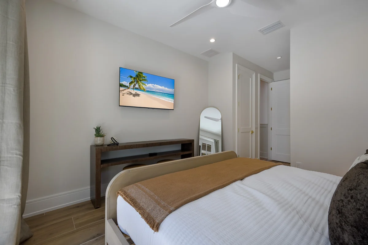 Wander Lido Palms #54