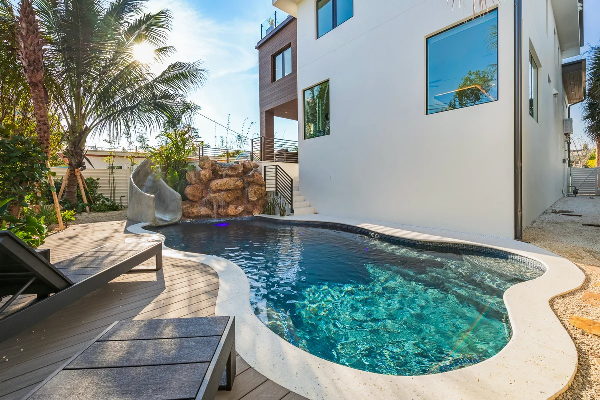 Wander Lido Retreat #77